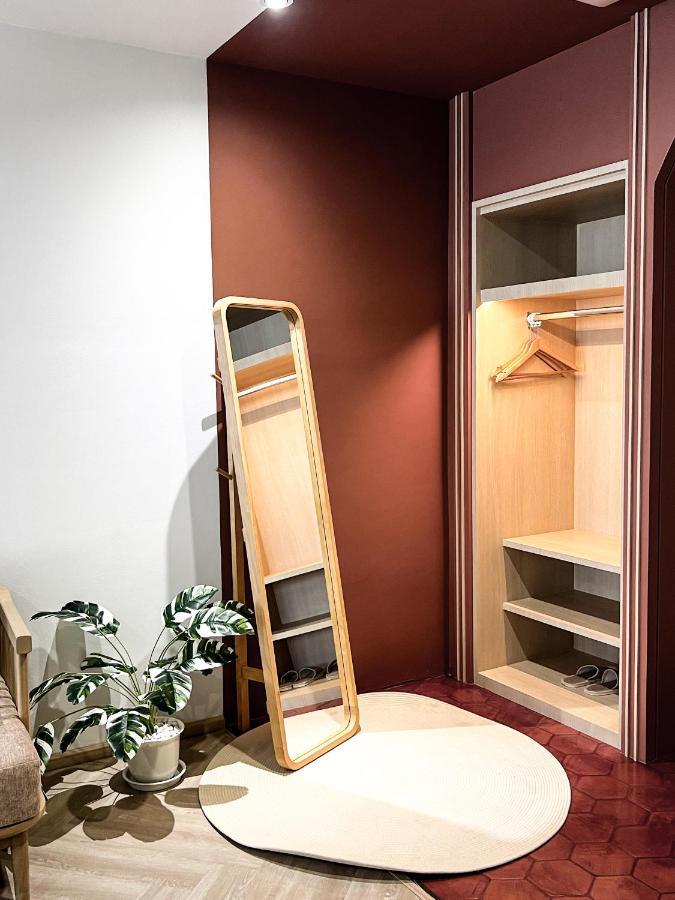 So Zen Hotel Silom Бангкок Экстерьер фото